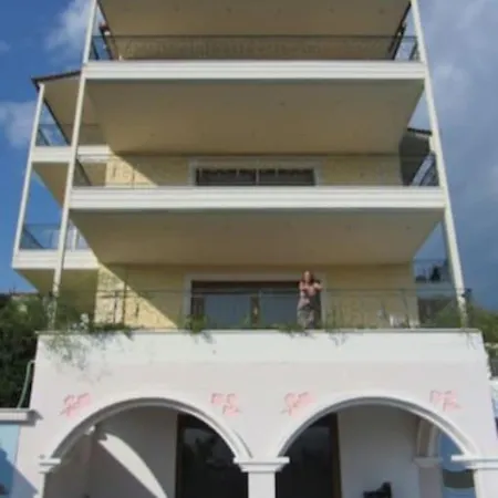 Saint Nicolas, Pool, Peloponnese Citycosy Villa Dhorion